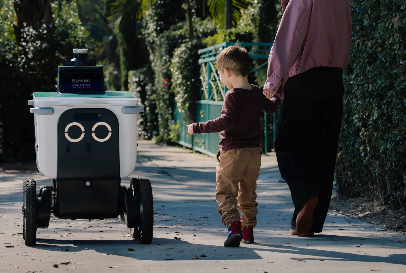 Serve robotics